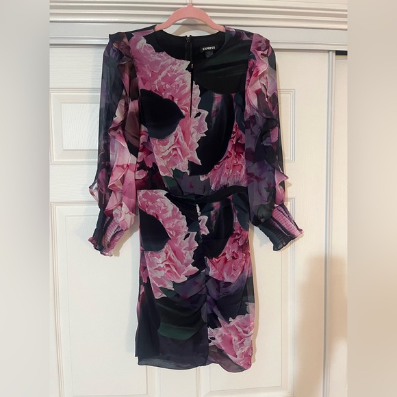 EXPRESS Floral Ruffle Ruched Mini Sheath Dress - Picture 4 of 7